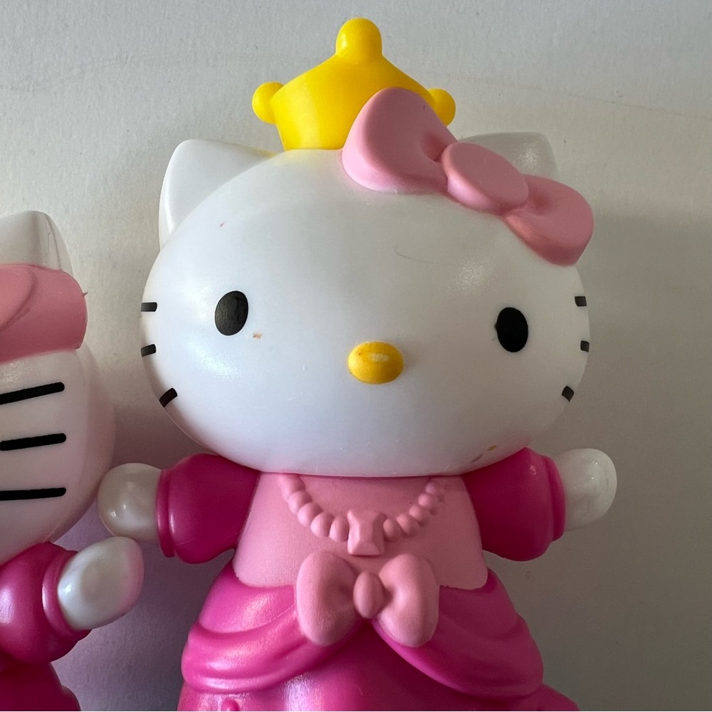 2 Hello Kitty 2019 McDonald’s Toys Princess Happy Meal Toys Sanrio - Picture 6 of 8